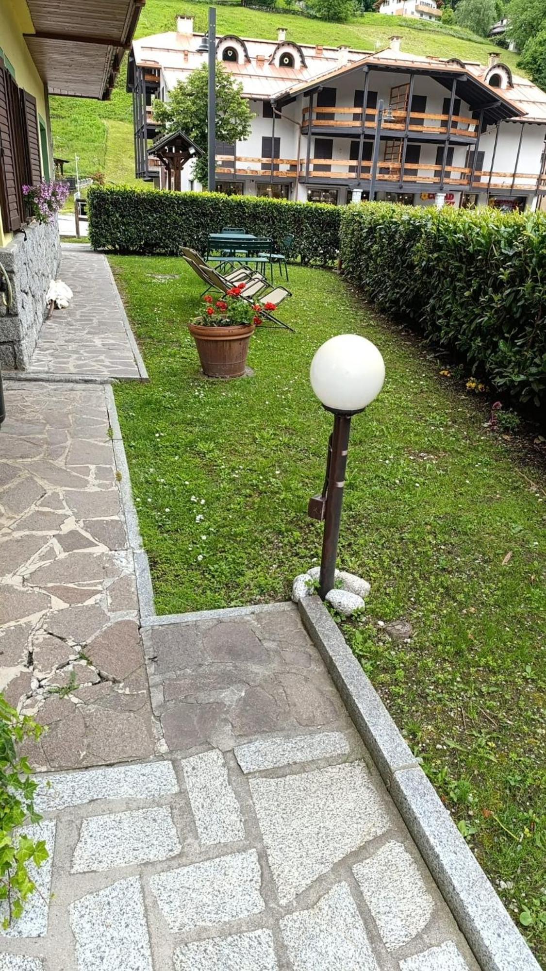 Garni Bonsai Bed and Breakfast Pinzolo Buitenkant foto