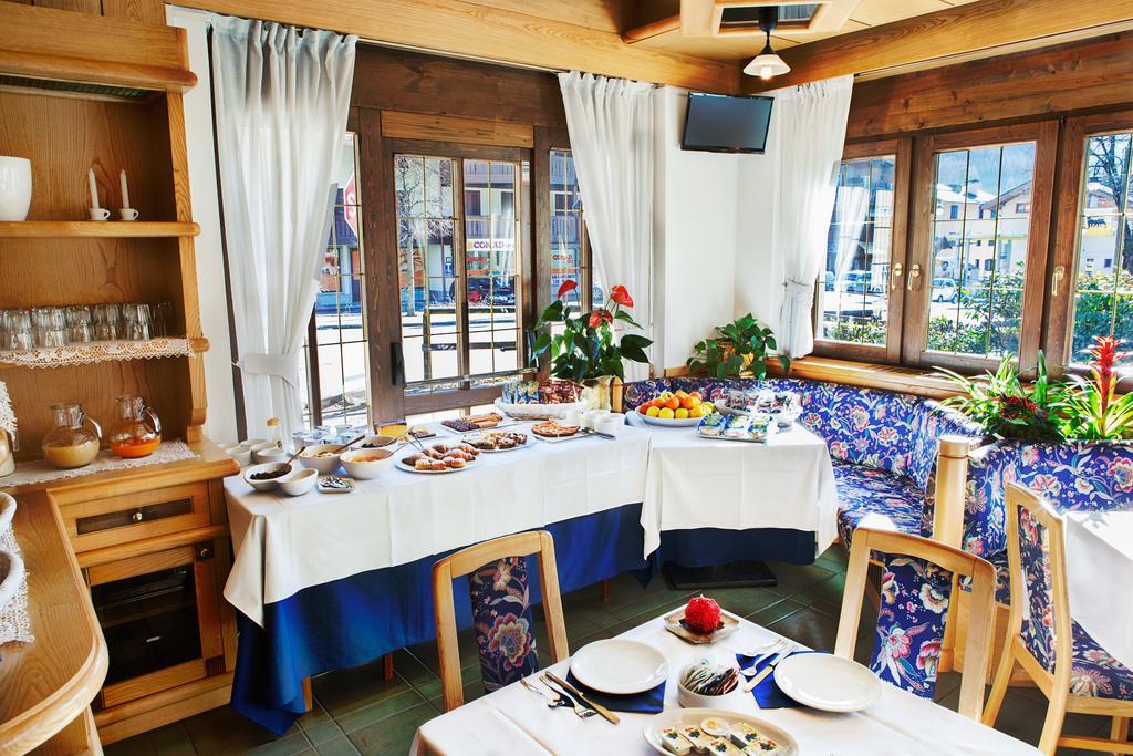 Garni Bonsai Bed and Breakfast Pinzolo Buitenkant foto